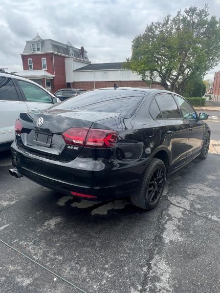 Volkswagen JETTA SE  2012