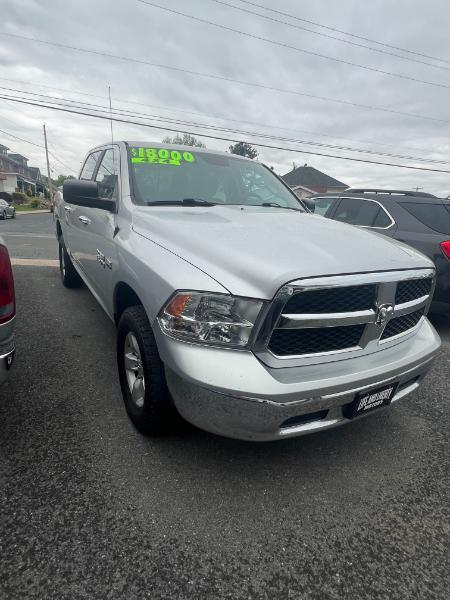 RAM 1500 SLT Crew Cab SWB 4WD 2017