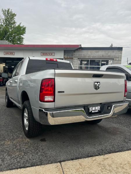 RAM 1500 SLT Crew Cab SWB 4WD 2017