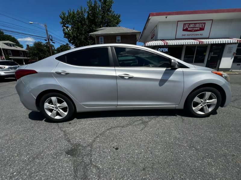 Hyundai Elantra GLS M/T 2013