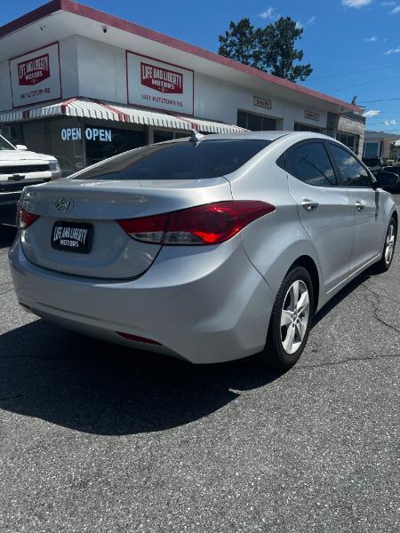 Hyundai Elantra GLS M/T 2013