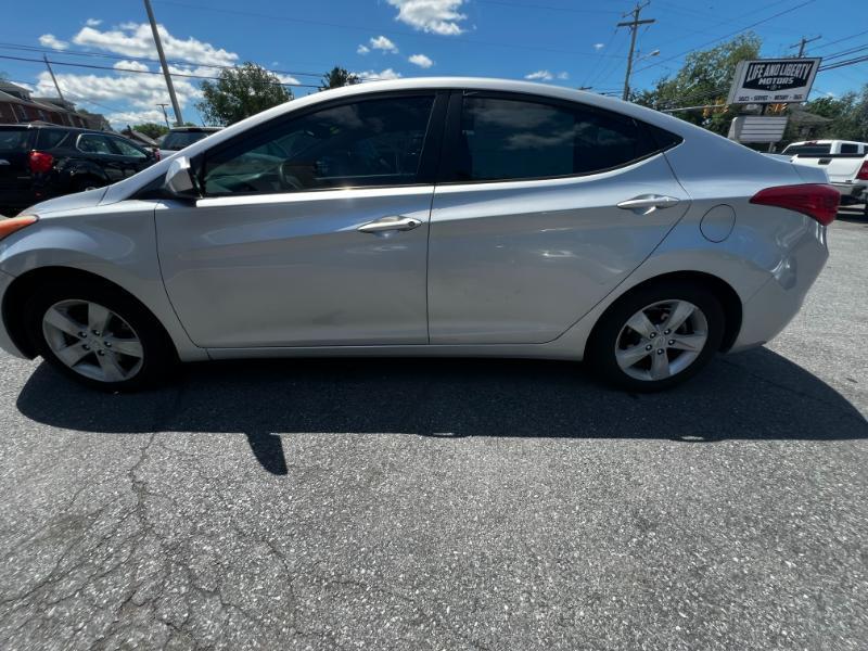Hyundai Elantra GLS M/T 2013