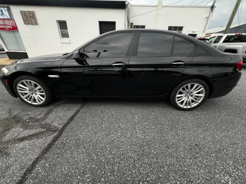 BMW 5-Series 550i 2012