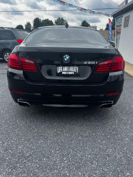 BMW 5-Series 550i 2012