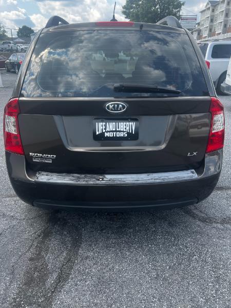 Kia Rondo Base 2009