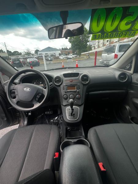 Kia Rondo Base 2009