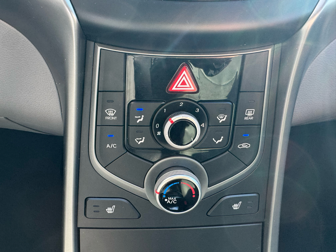 Hyundai Elantra  2015