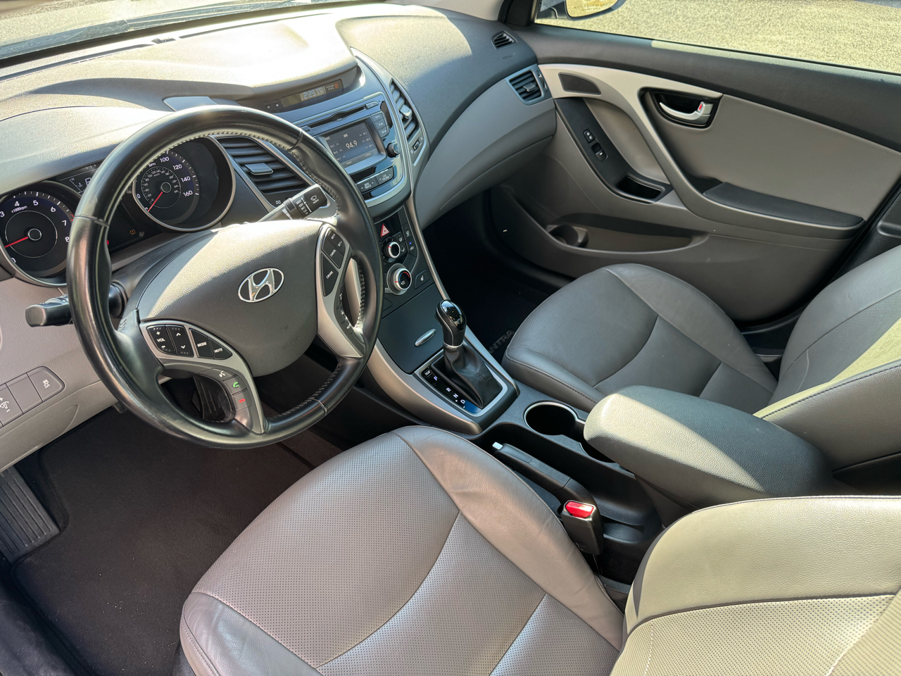 Hyundai Elantra  2015