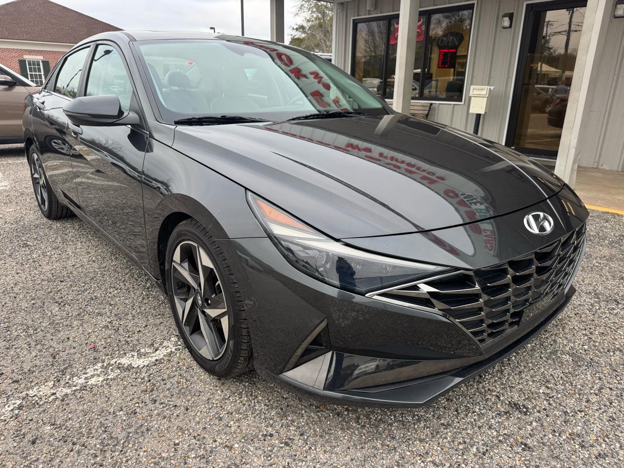 Hyundai Elantra  2022