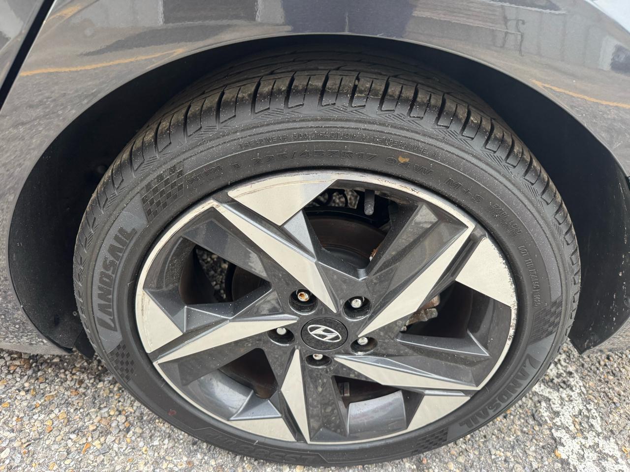 Hyundai Elantra  2022