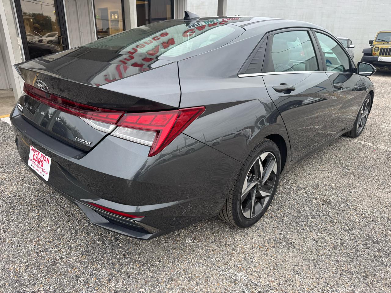 Hyundai Elantra  2022