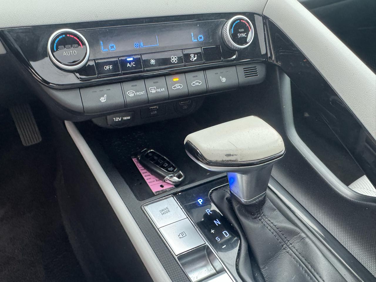 Hyundai Elantra  2022