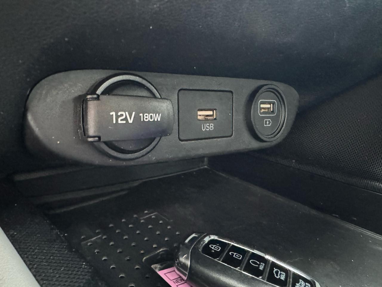 Hyundai Elantra  2022