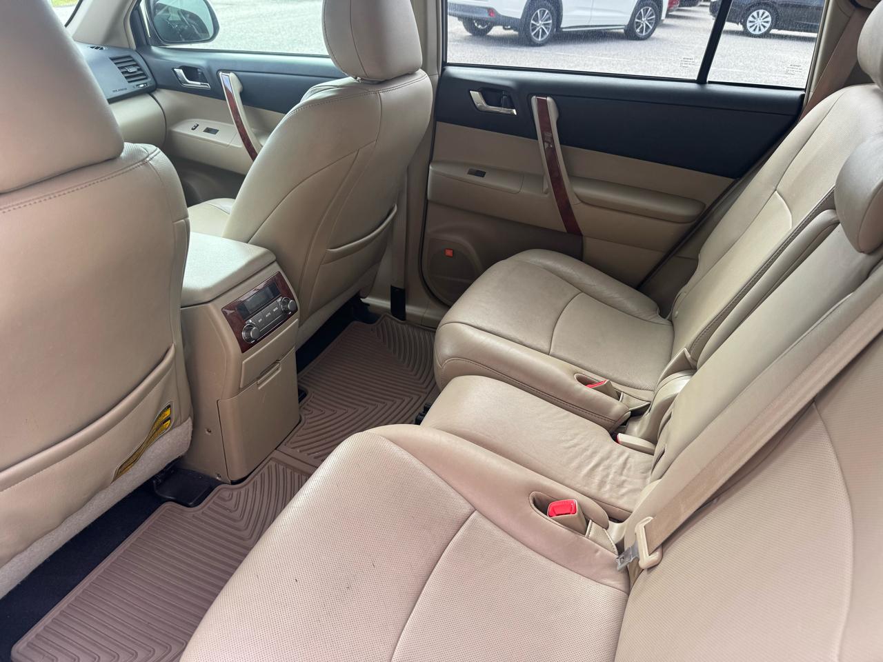 Toyota Highlander  2013