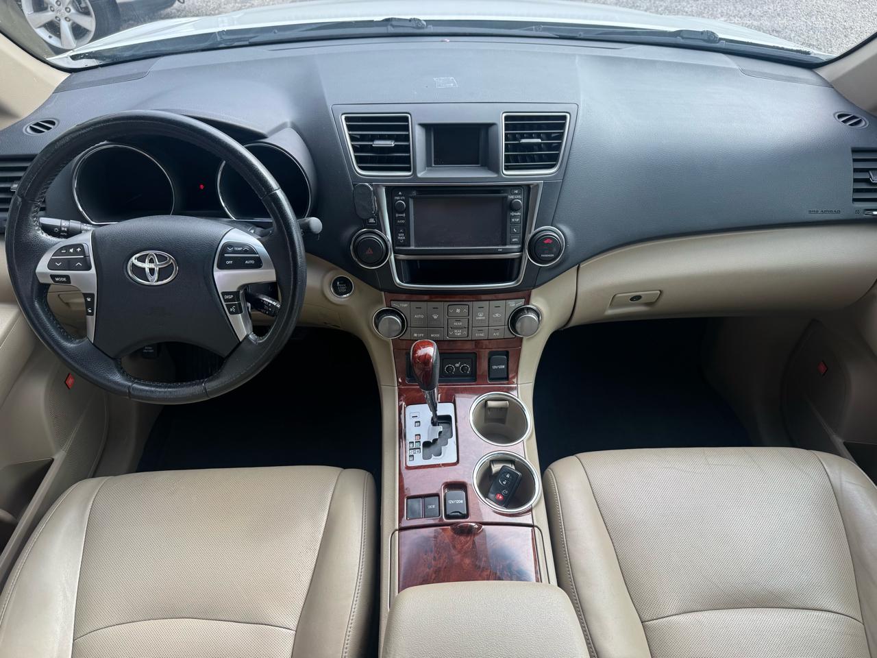 Toyota Highlander  2013