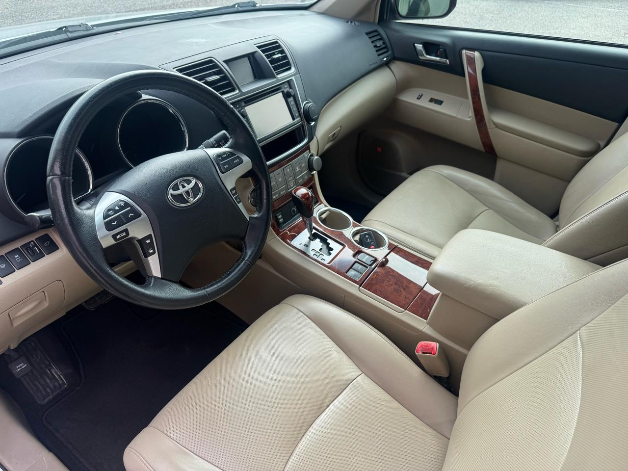 Toyota Highlander  2013