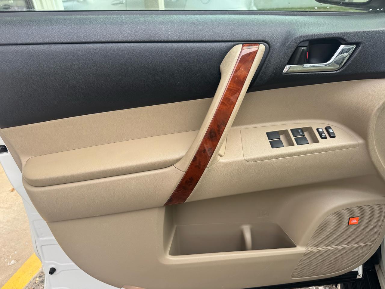 Toyota Highlander  2013