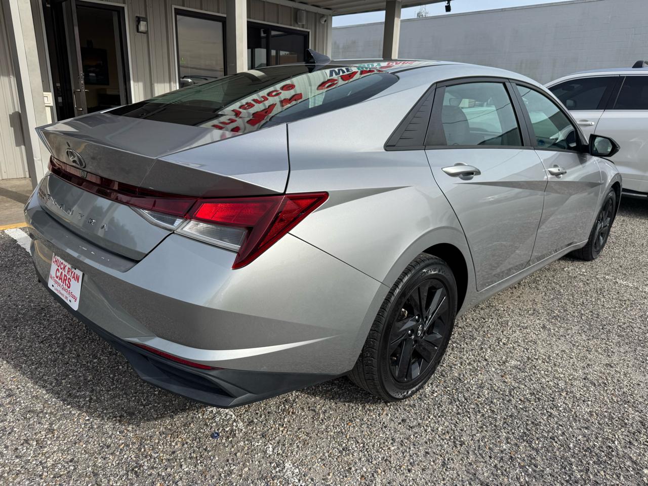 Hyundai Elantra  2021