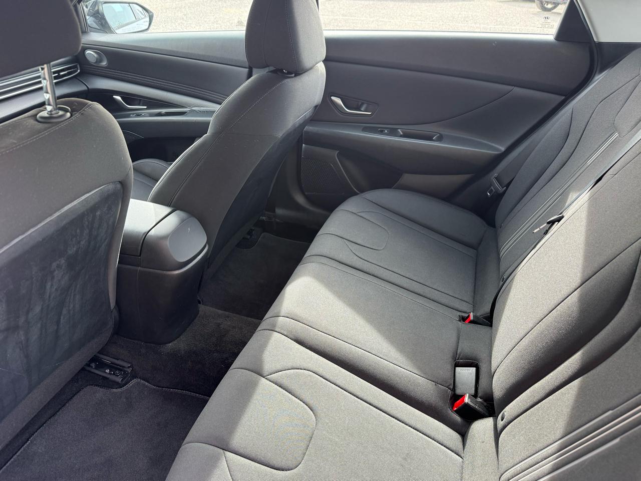 Hyundai Elantra  2021