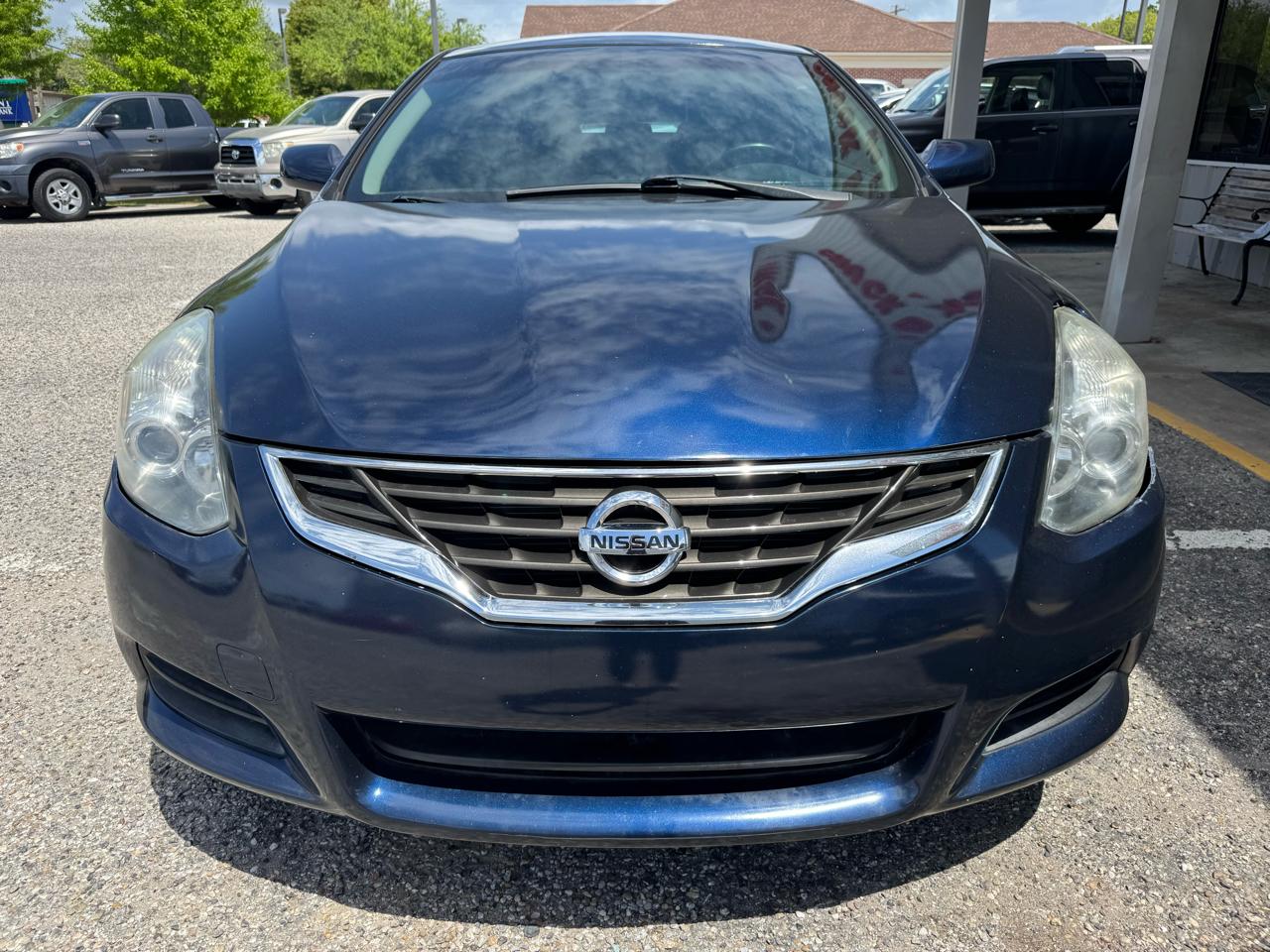 Nissan Altima  2010