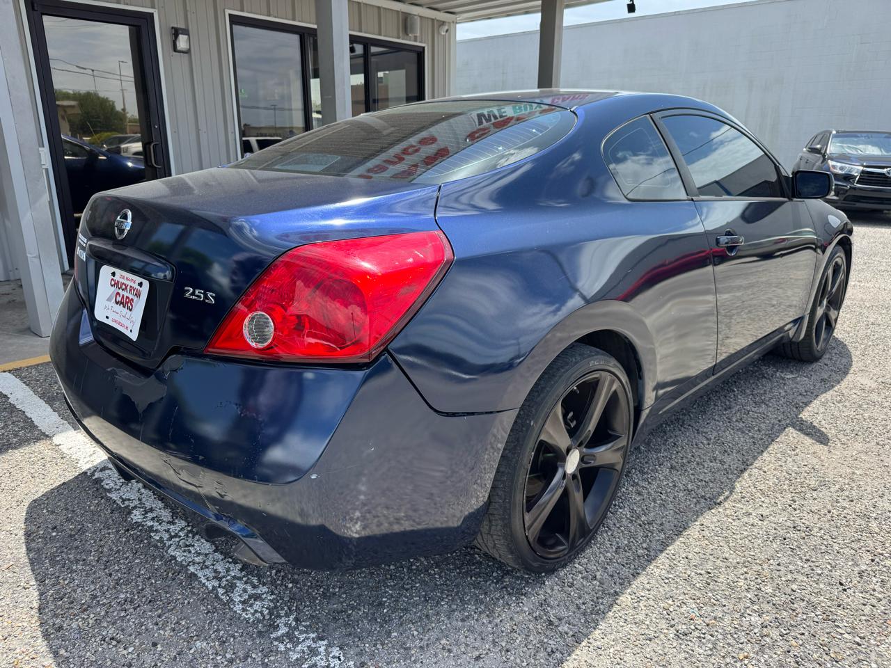 Nissan Altima  2010
