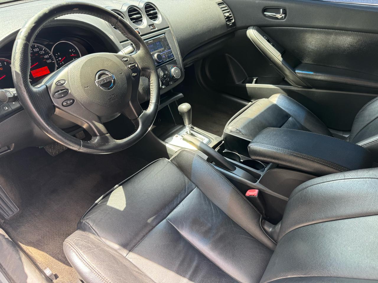 Nissan Altima  2010