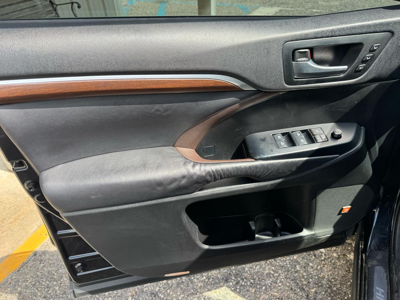 Toyota Highlander  2016