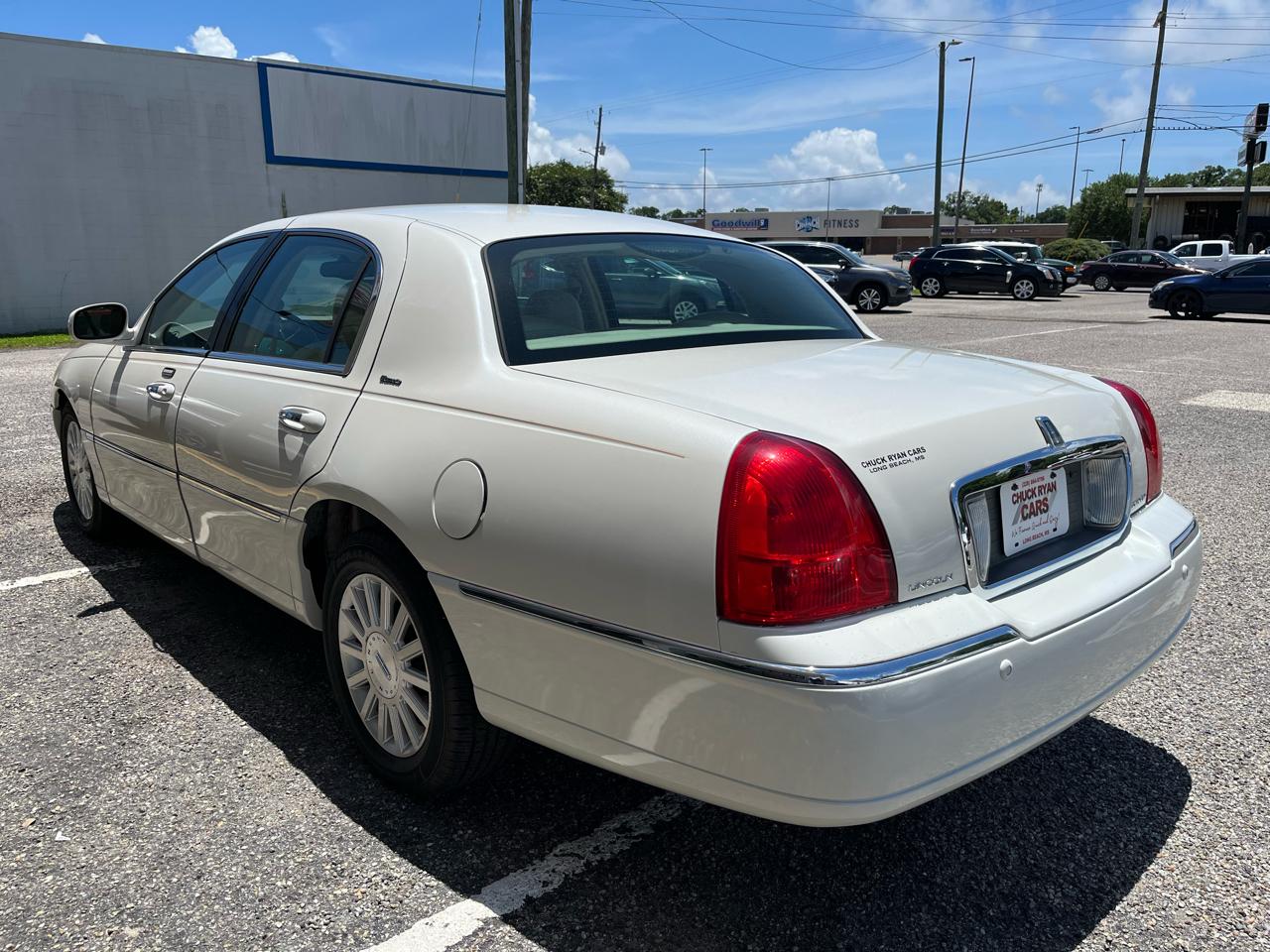 Lincoln Town Car  2004