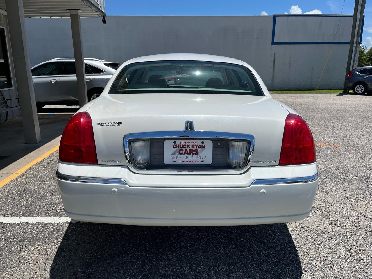 Lincoln Town Car  2004