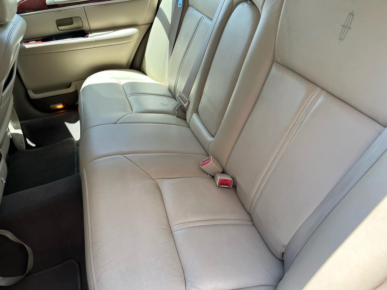 Lincoln Town Car  2004
