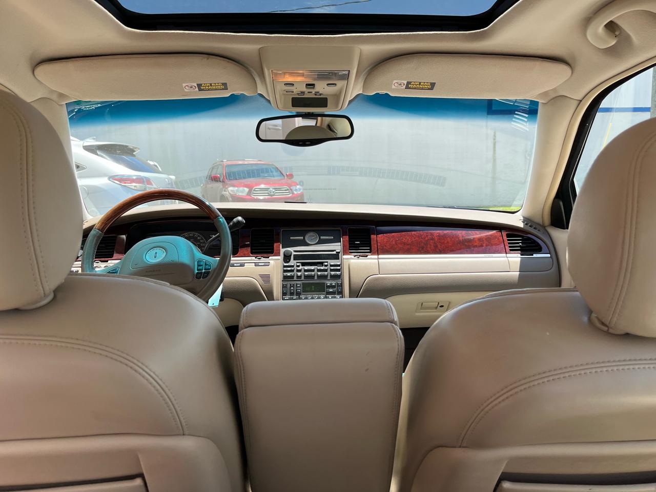 Lincoln Town Car  2004