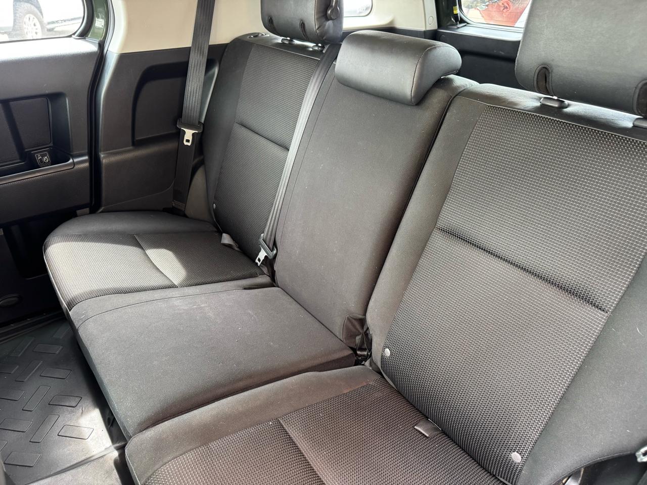 Toyota FJ Cruiser  2014