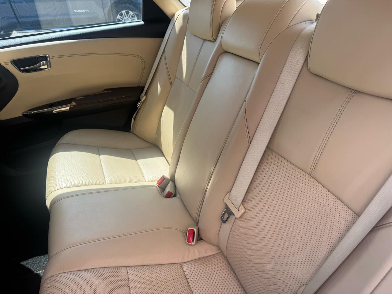 Toyota Avalon  2013