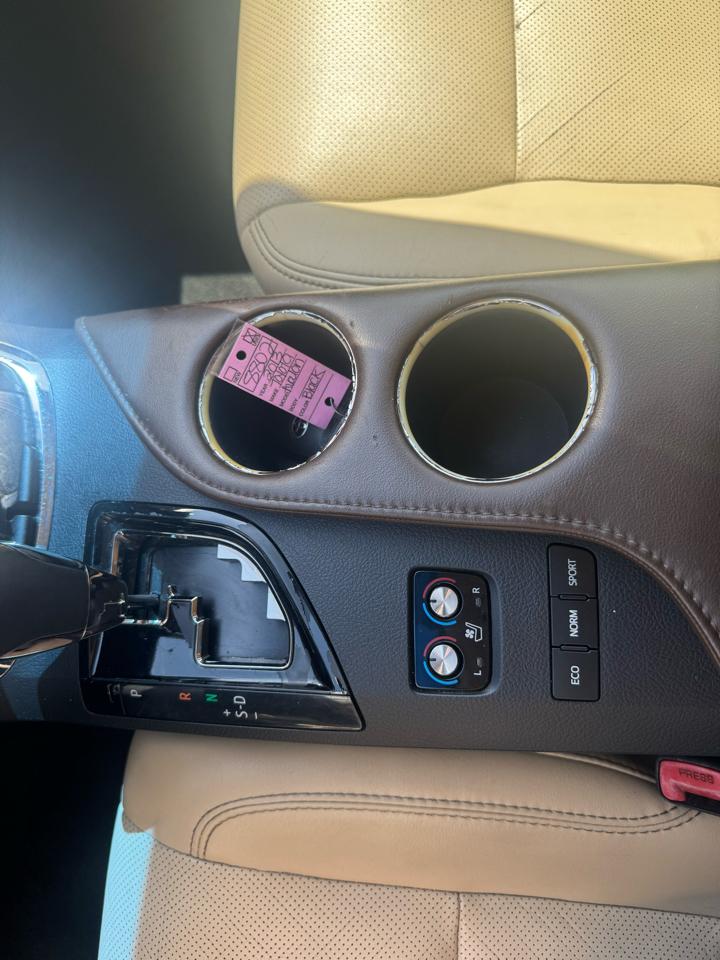Toyota Avalon  2013