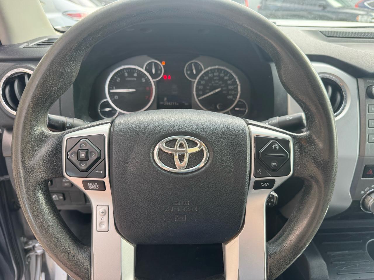 Toyota Tundra  2017
