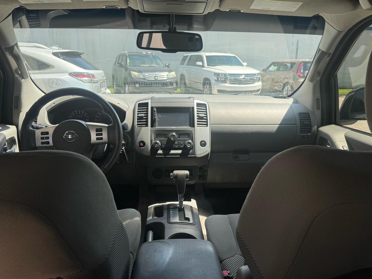 Nissan Frontier  2014