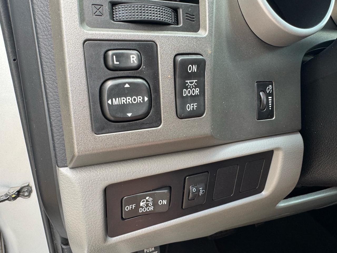 Toyota Tundra  2013