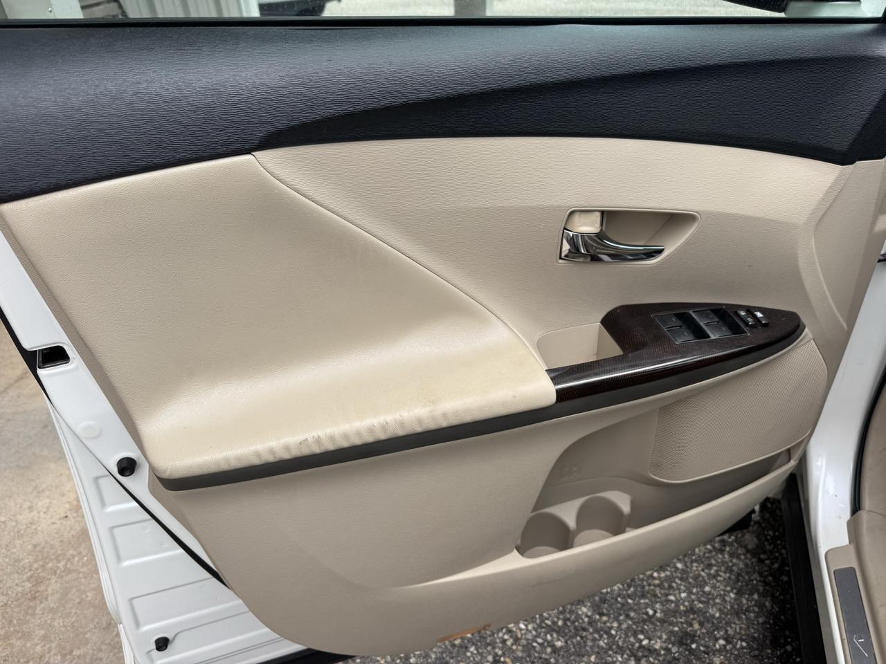 Toyota Venza  2012