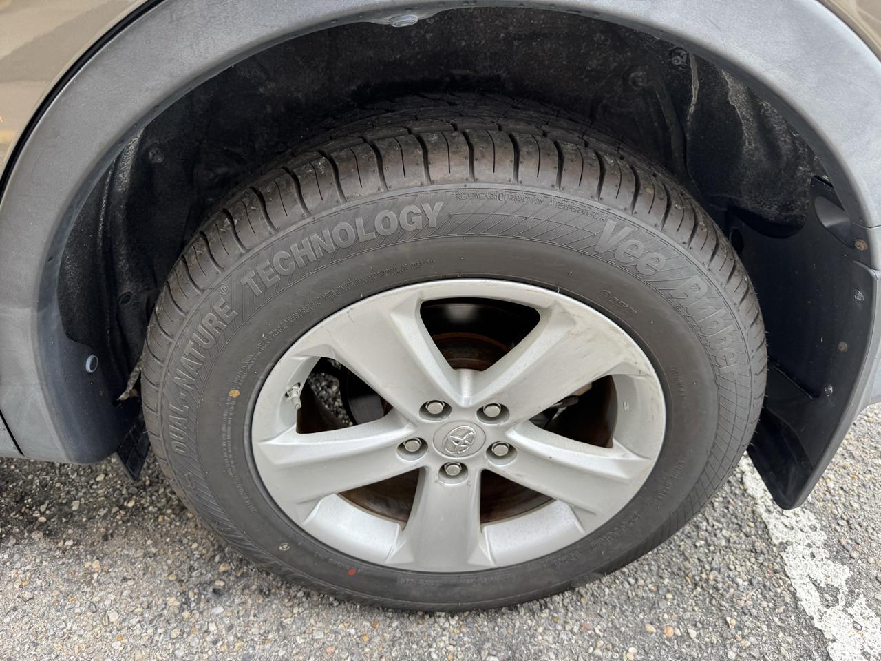 Toyota RAV4  2013
