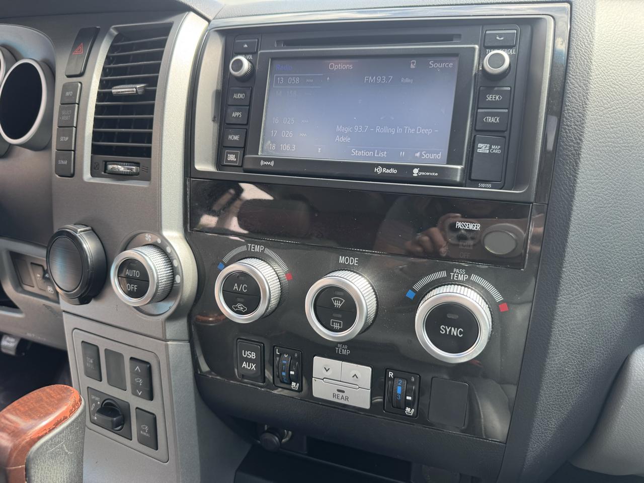 Toyota Sequoia  2017