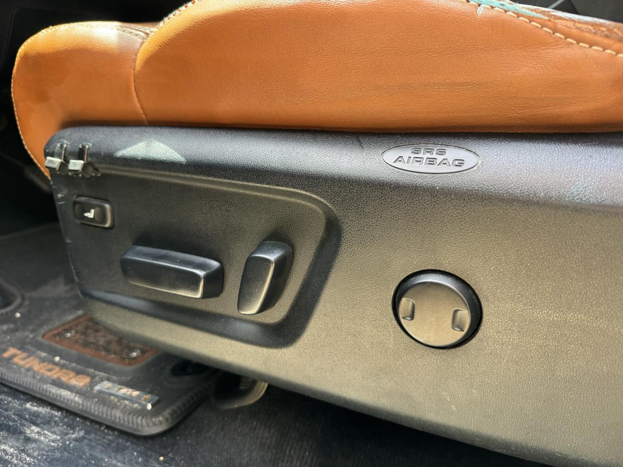 Toyota Tundra  2014