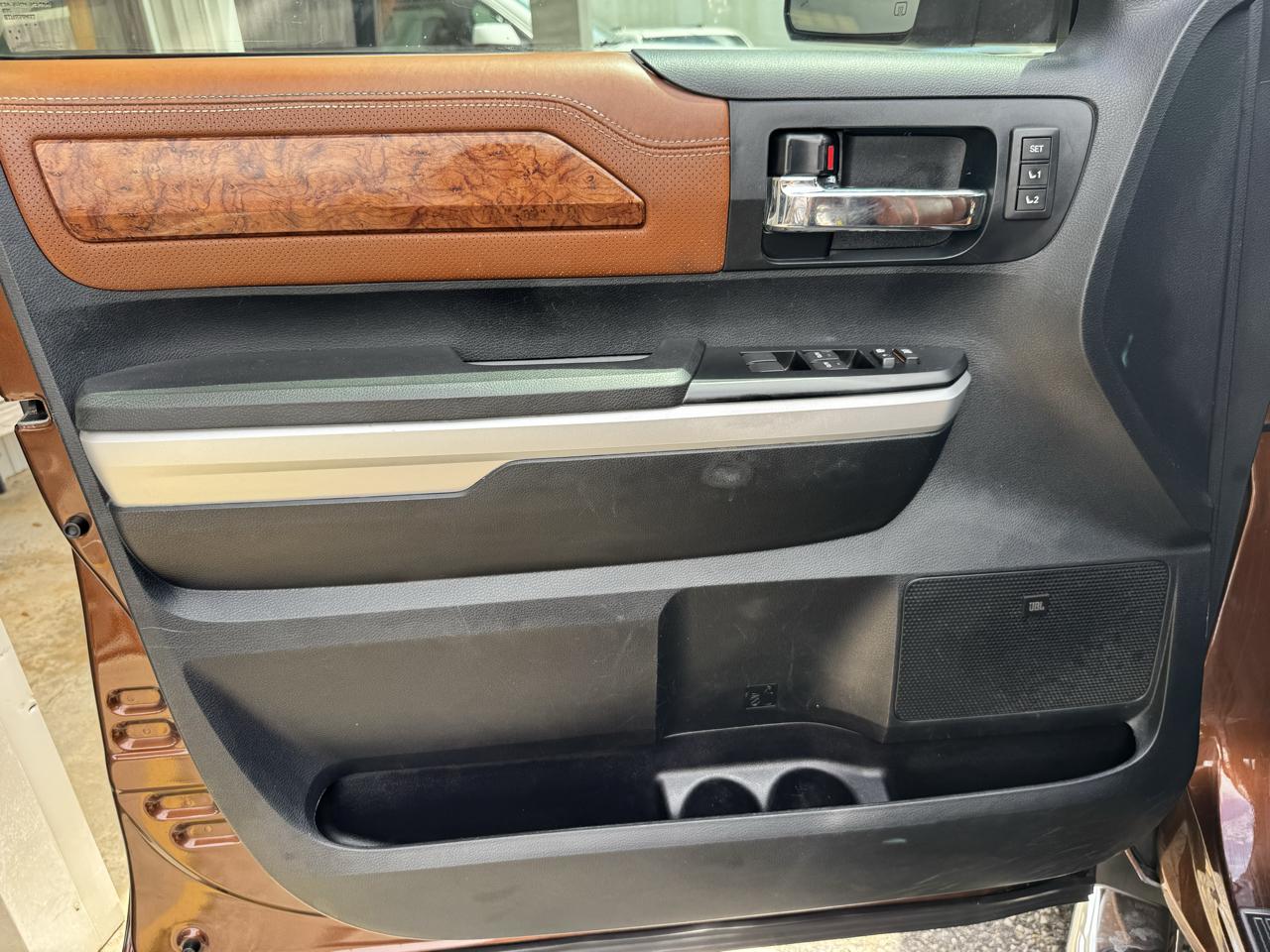 Toyota Tundra  2014