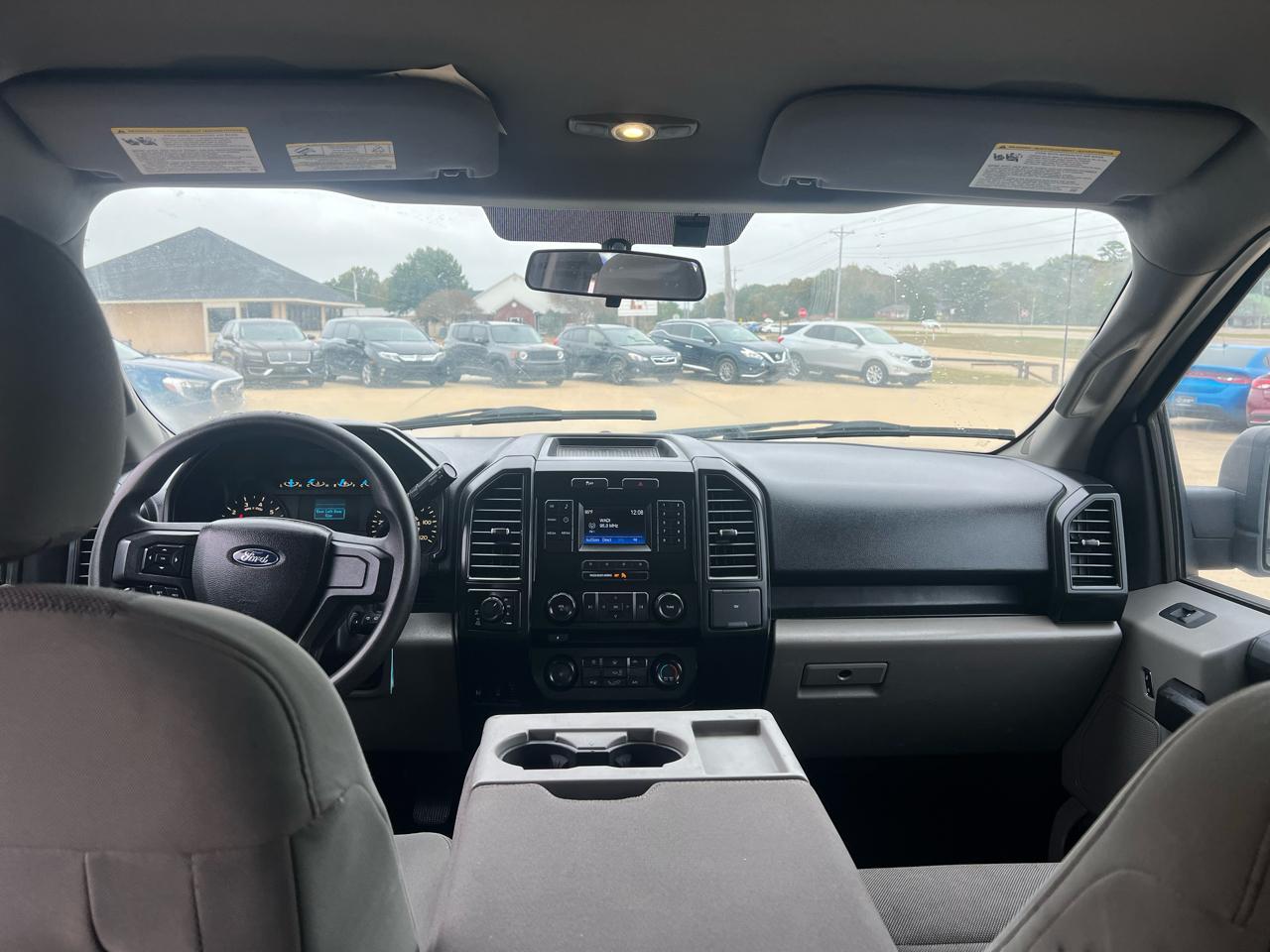 Ford F-150 4WD Reg Cab 126" XLT 2015