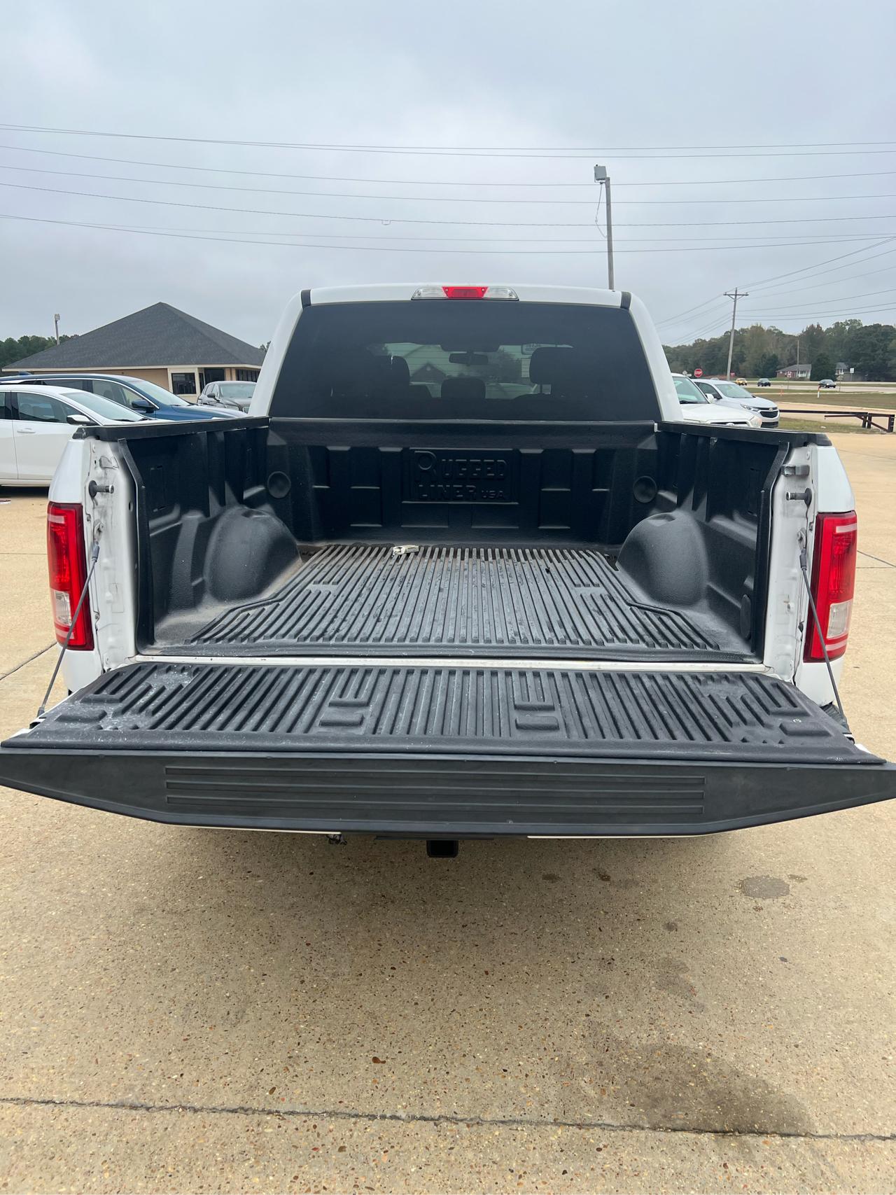 Ford F-150 4WD Reg Cab 126" XLT 2015