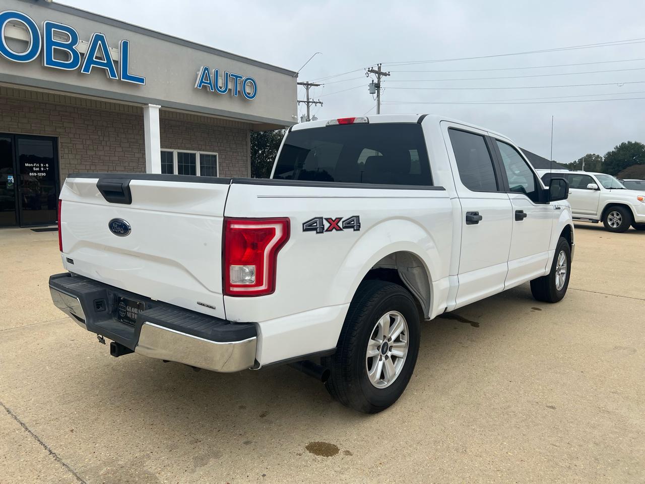 Ford F-150 4WD Reg Cab 126" XLT 2015