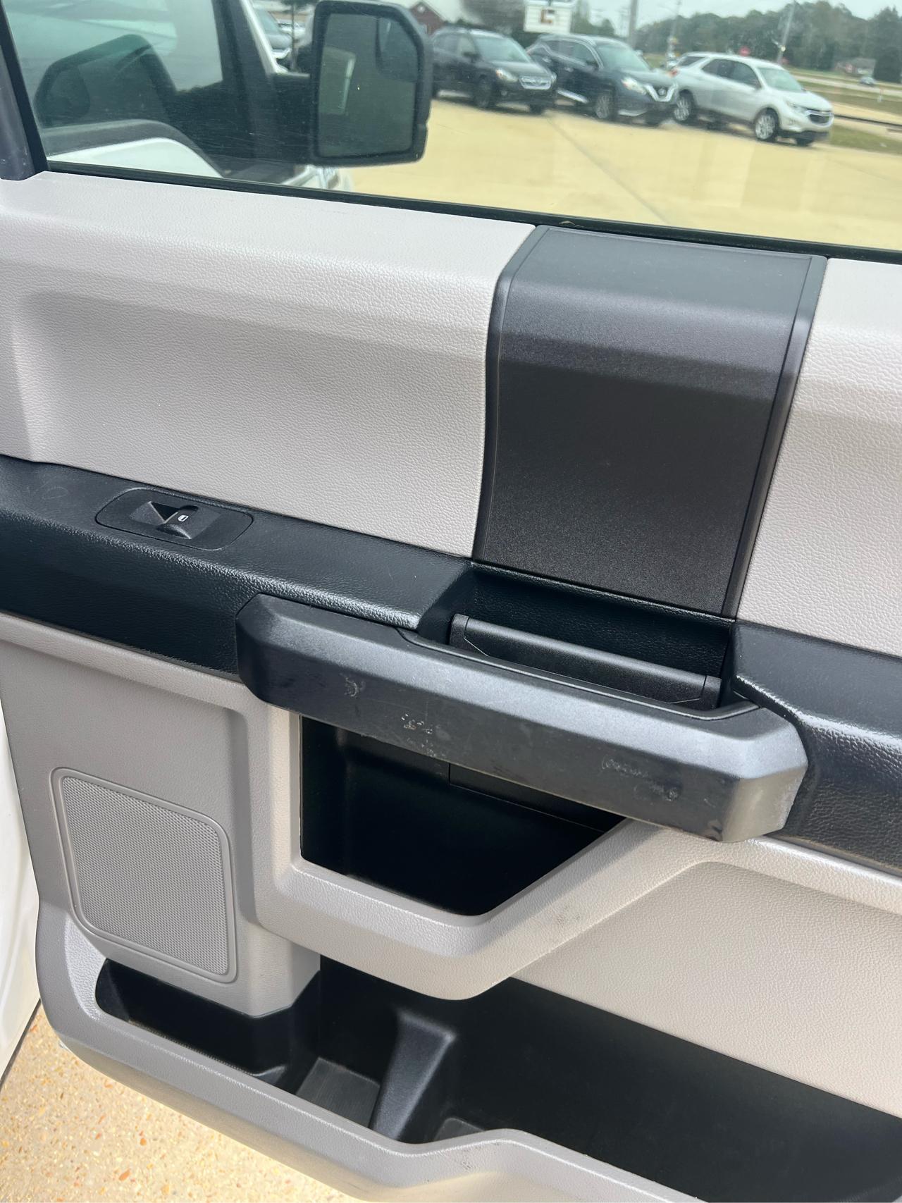 Ford F-150 4WD Reg Cab 126" XLT 2015