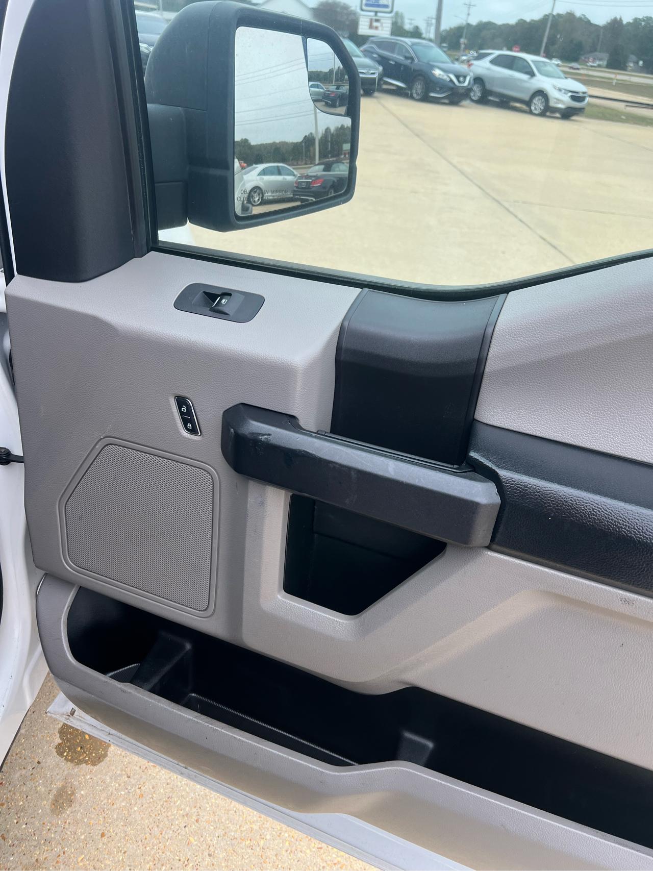 Ford F-150 4WD Reg Cab 126" XLT 2015