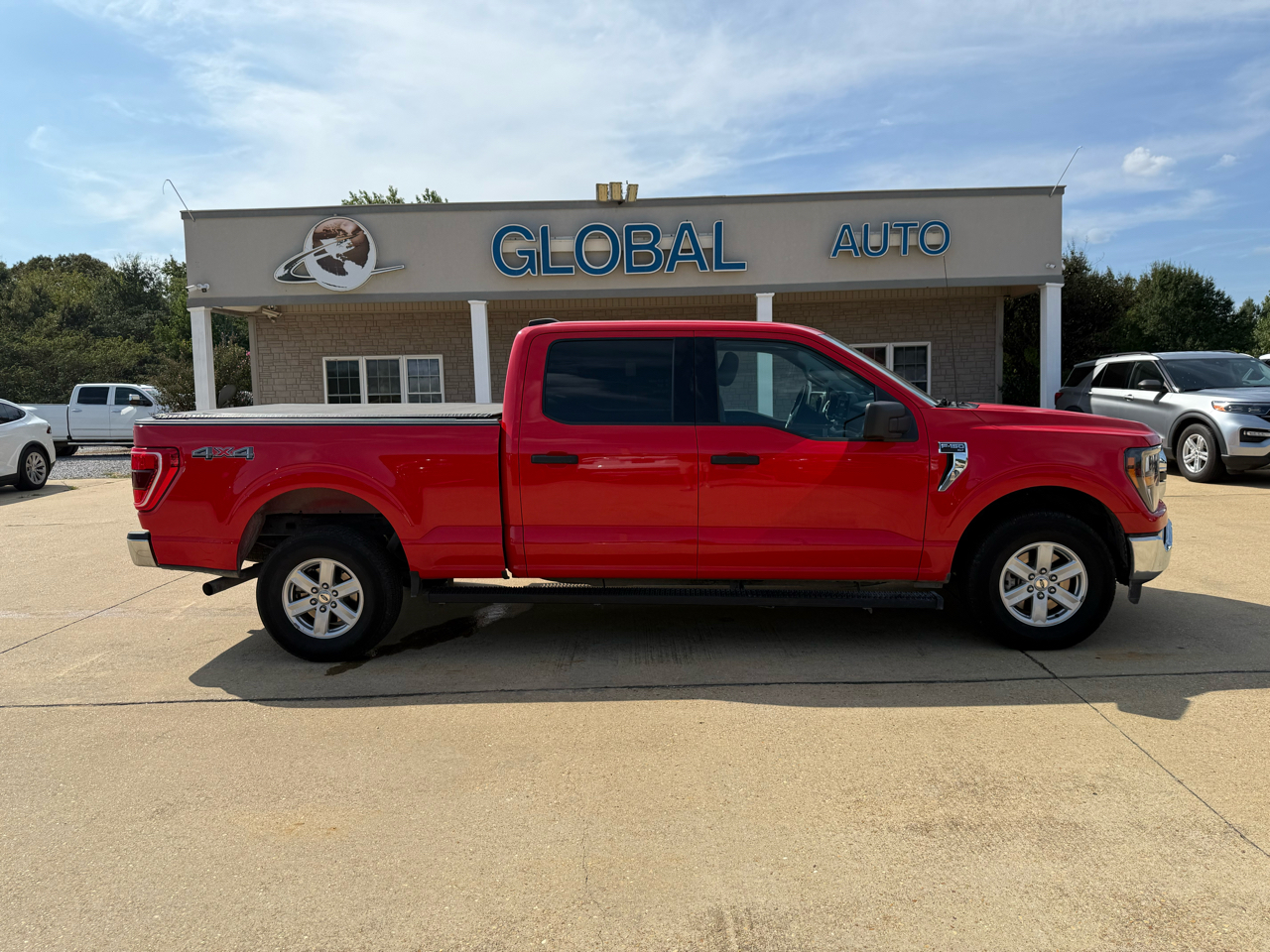 2023 Ford F-150 4WD SuperCrew 145" XLT