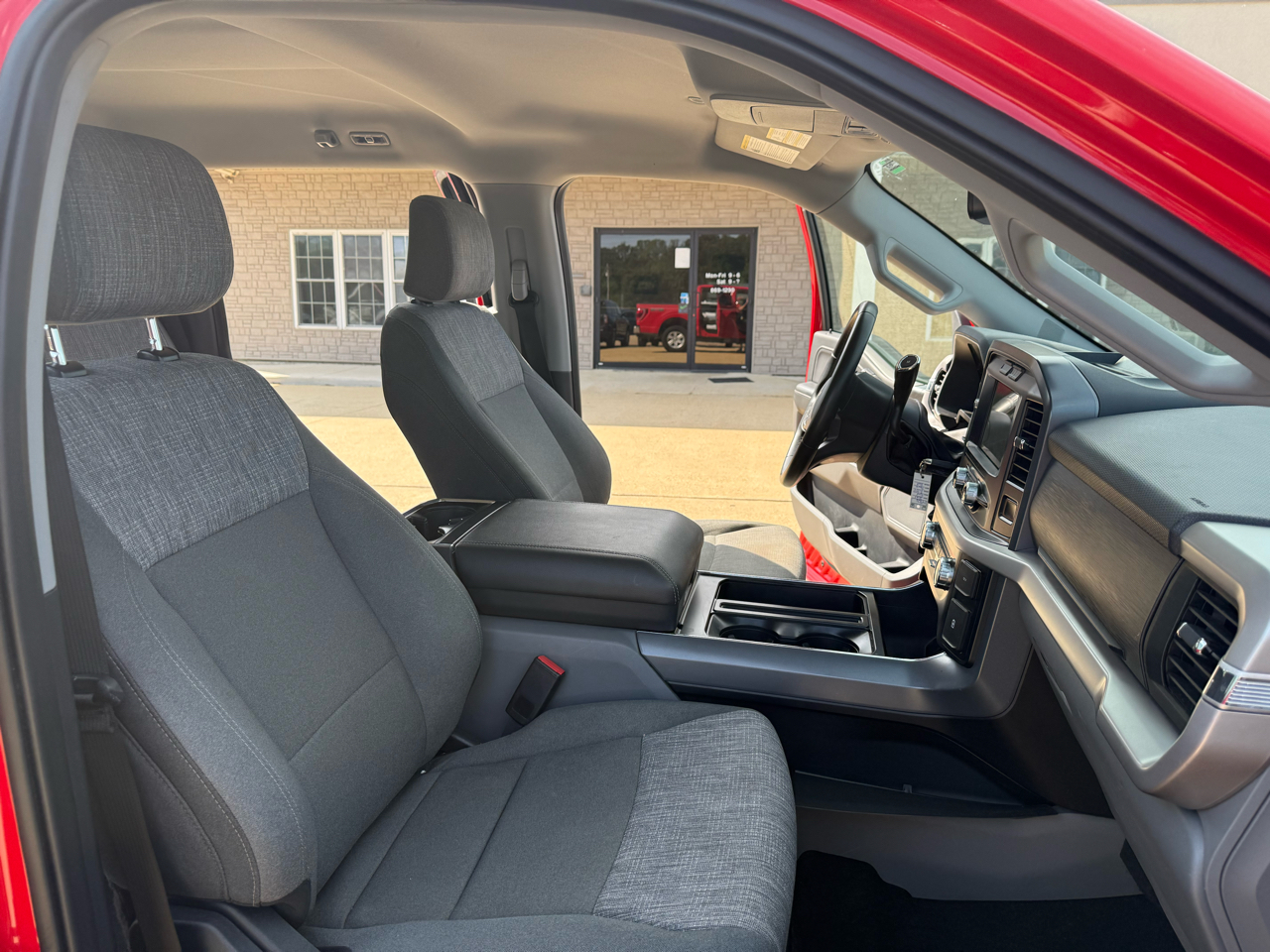 Ford F-150 4WD SuperCrew 145" XLT 2023