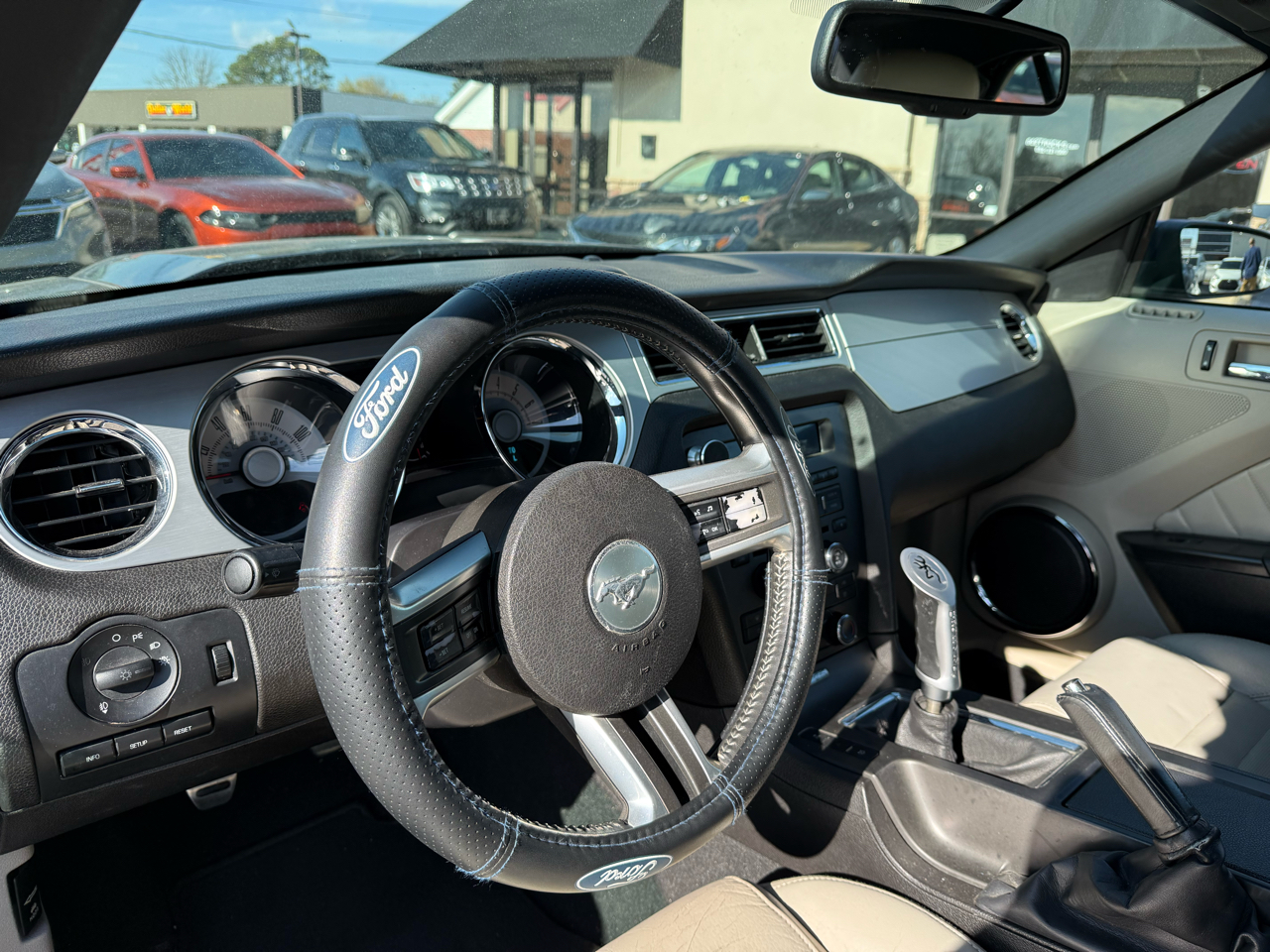 Ford Mustang V6 Convertible 2010
